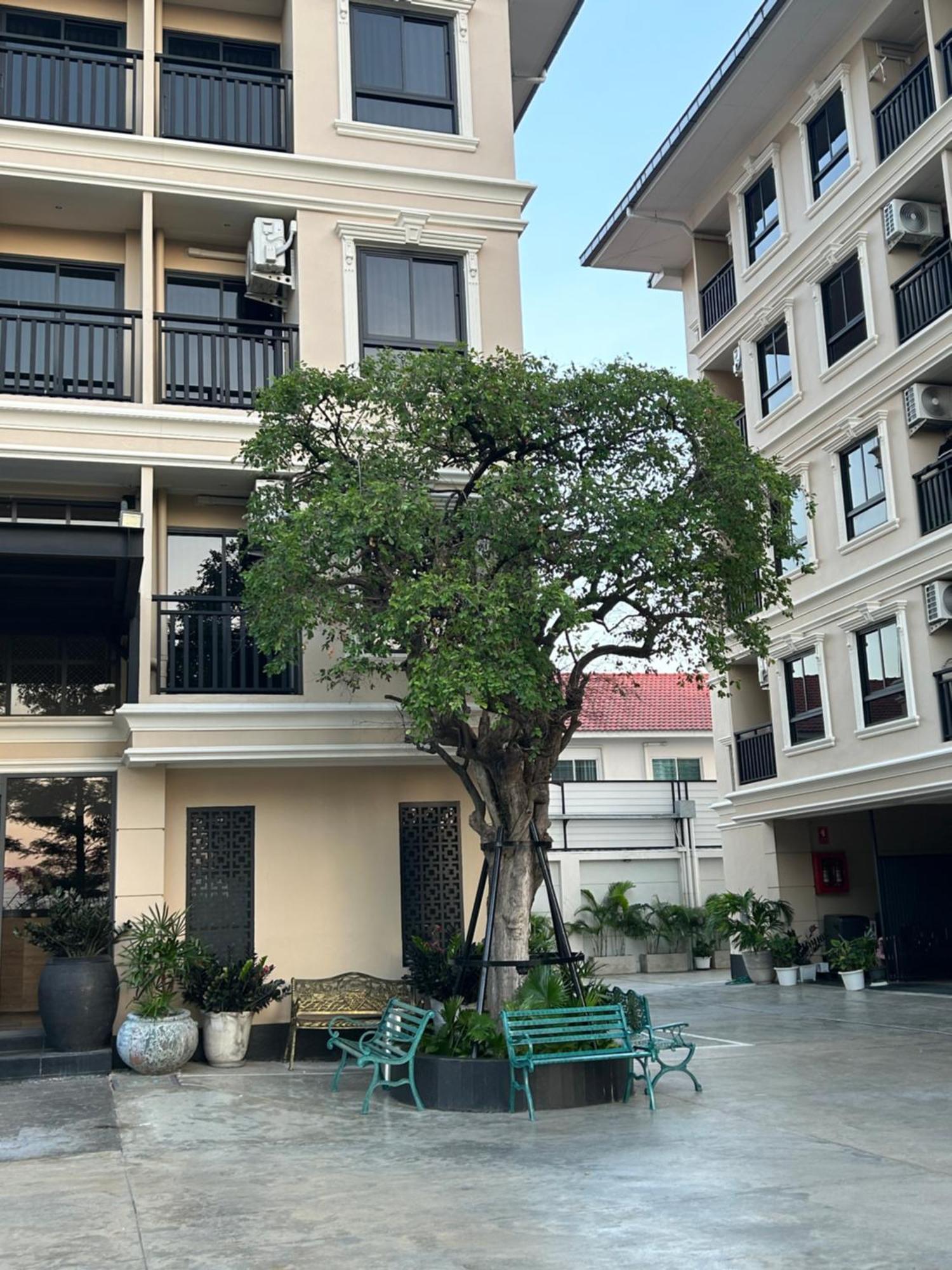 Baan Thanakul Residences Samut Prakan Exterior photo